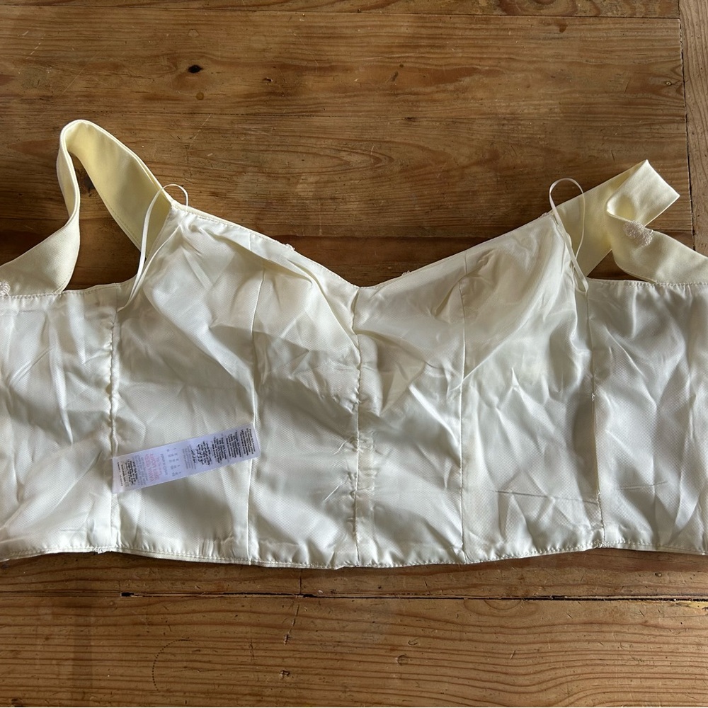 Nasty Gal cherry embroidered crop top - Picture 12 of 16